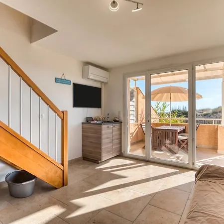 Les Pieds Dans L'eau