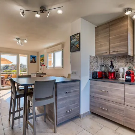 Les Pieds Dans L'eau