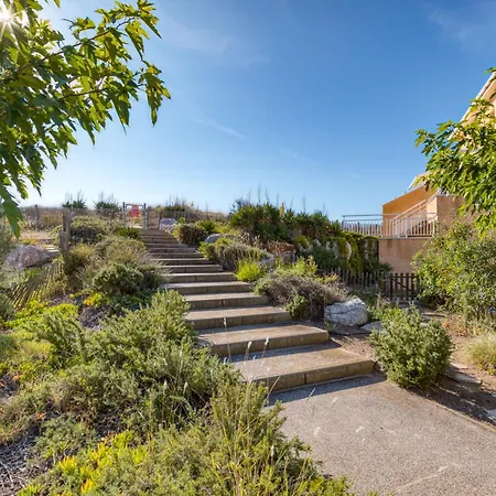 Les Pieds Dans L'eau Nyaraló *