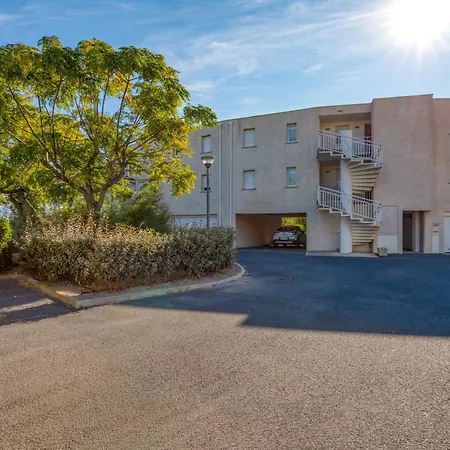 Les Pieds Dans L'eau Nyaraló *