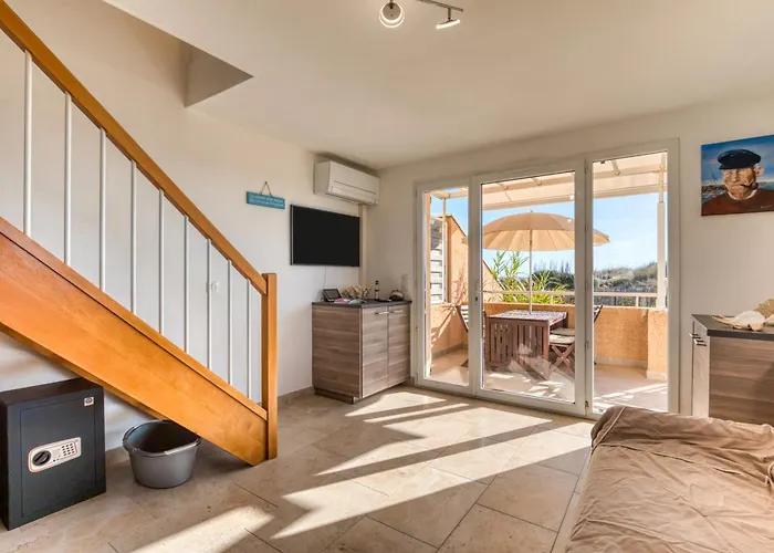 Les Pieds Dans L'eau